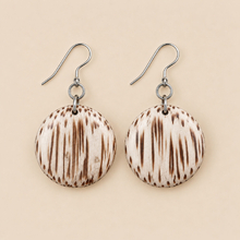 Castaway Lucy and Disc Look - White Coconut Palm Wood Jewellery Set - alternate image 3