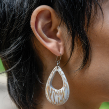 Castaway Meadow Layers Look - White Coconut Palm Wood Jewellery Set - alternate image 8