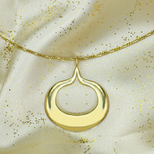 Nariquera Tairona Precolombino Gold Pendant on fine Gold Chain