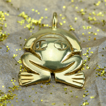 Rana Tairona Precolombino Gold Pendant